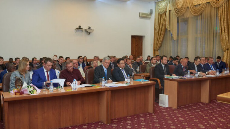 21 декабря в г. Оскемен прошла Отчетно-Выборная Конференция Федерации легкой атлетики Республики Казахстан и заседание Исполнительного Комитета Федерации.