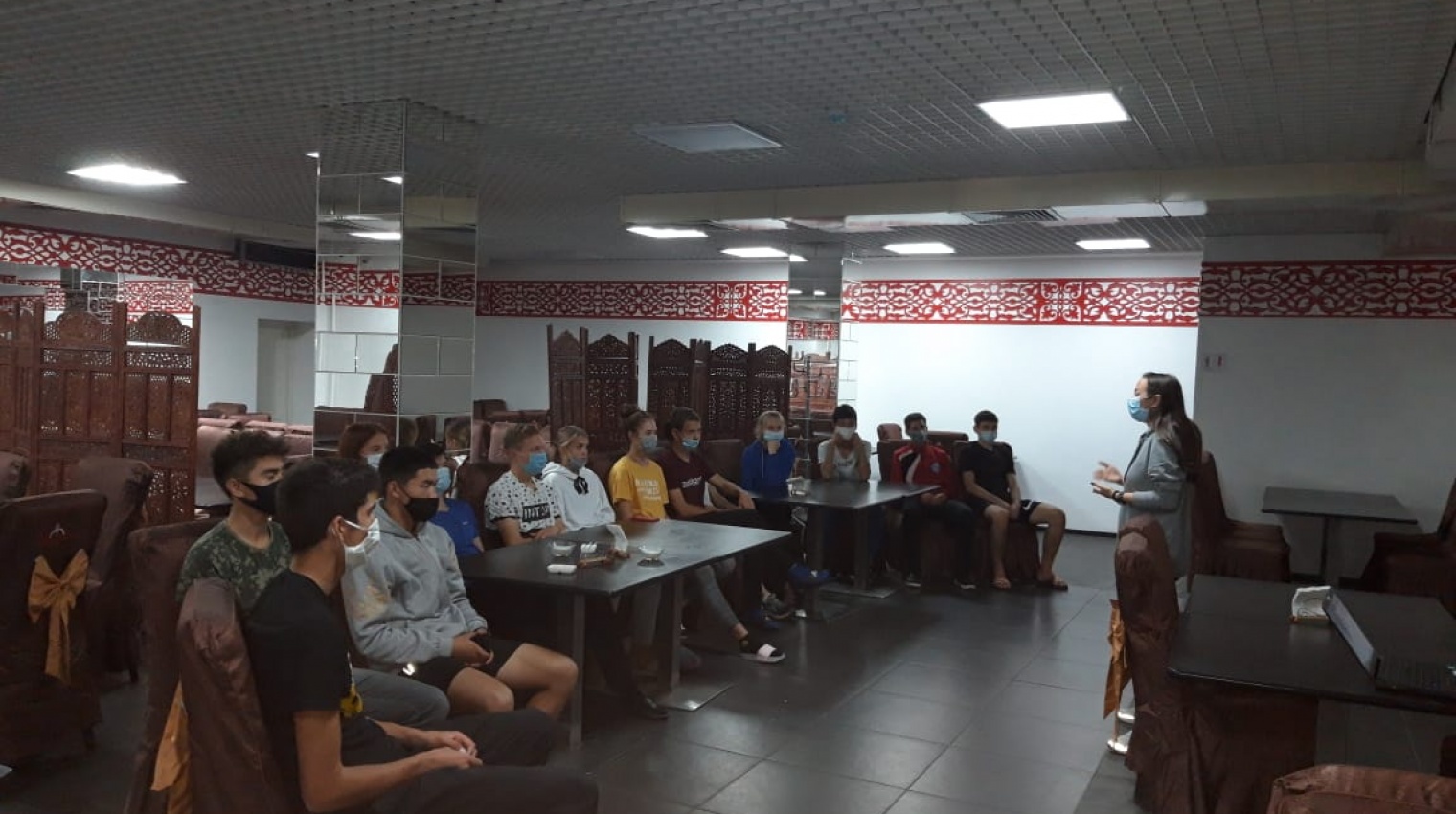 Спортсмены, проводящие сбор в Усть-Каменогорске, прослушали лекцию по антидопингу
