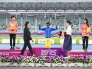 307-1-10000m-Medal-Ceremony-13-Women_EK2_7375