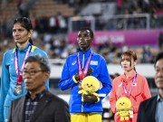 511-2-5000m-Medal-Ceremony-40-Women_EK1_3453